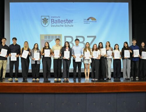 Entrega de la Fachhochschulreife a la promoción 2025 del BBZ